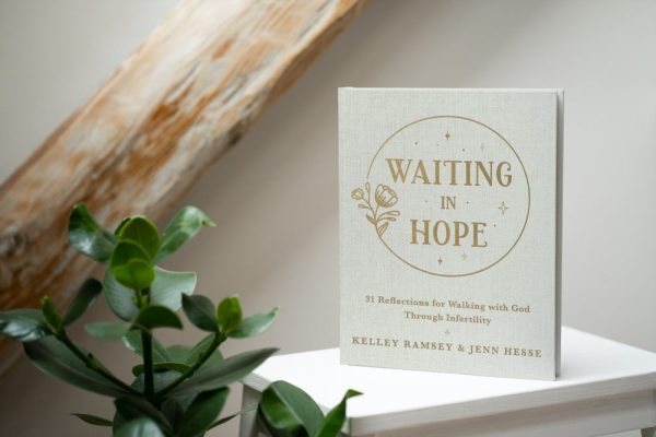 Waiting In Hope: 31 Reflections for Walking with God Through Infertility Fashion