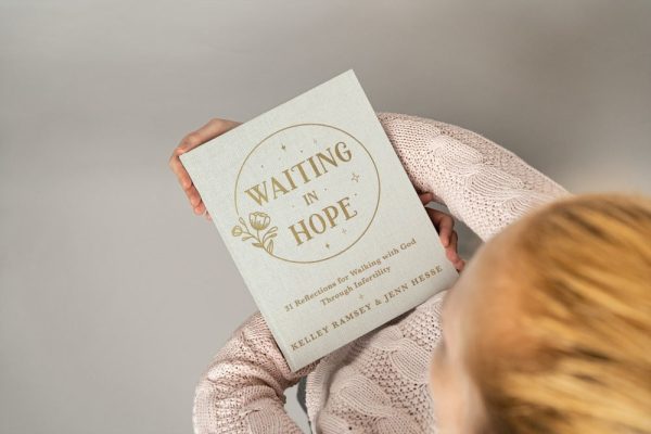 Waiting In Hope: 31 Reflections for Walking with God Through Infertility Fashion